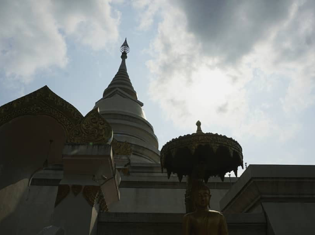 วัดพระธาตุผาเงา
