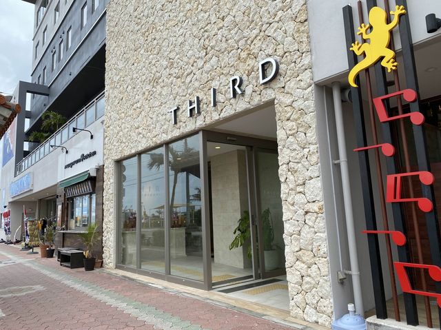 夜は三線ライブがあるそうです。ランチタイムはチャンプル定食『海物語 石垣島店』