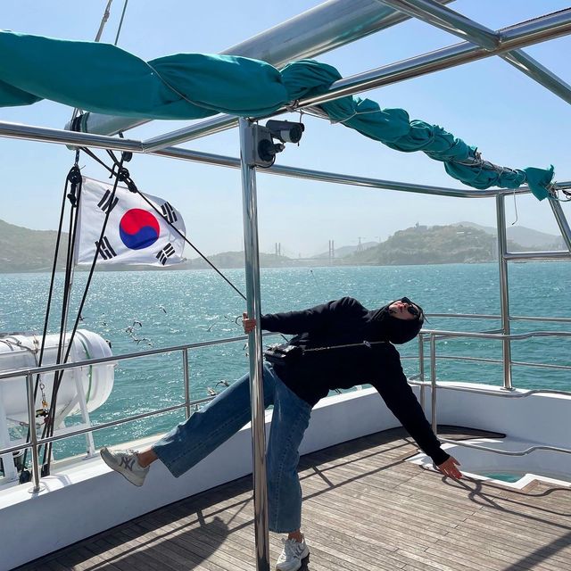 돌산대교 밑, 요트타고 여수시내 둘러보기 