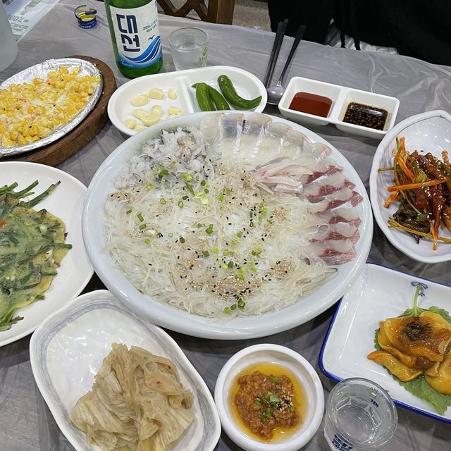 해운대에서 산책 후 먹는 회는 꿀맛🍯🐝✔️