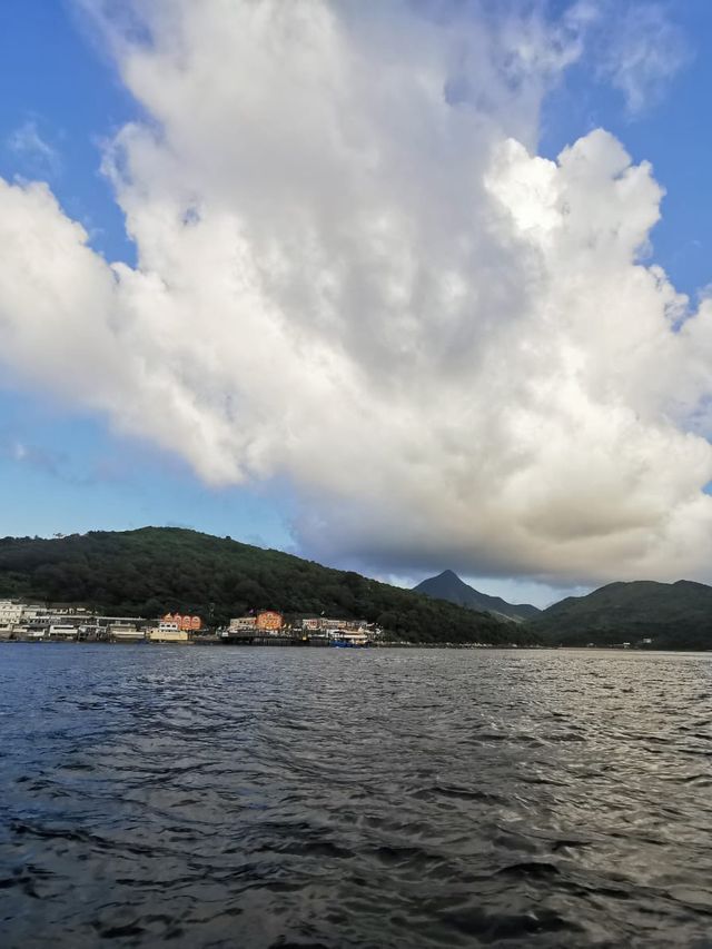 假日坐車又坐船又行山又游水特別興奮