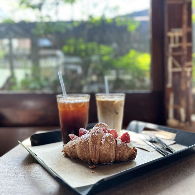 The chillest cafe and the most delicious