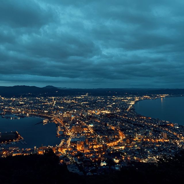 閃耀北海道夜空！函館山夜景震撼呈現