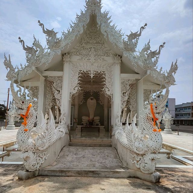 White temple sadao