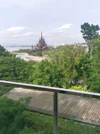 วันสบายๆ @ Golden Tulip Pattaya Beach Resort