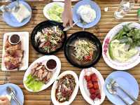 ส้มตำโรงปลาแดก ไก่ย่างวิเชียรบุรี