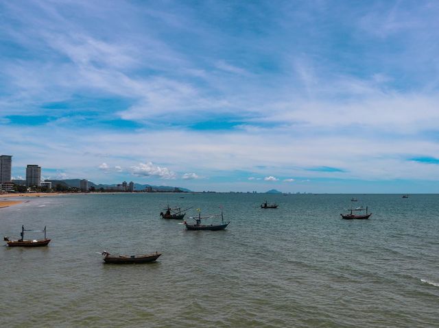 หาดเขาตะเกียบ   นั่งชมวิว เดินชิลฟังเสียงคลื่น 