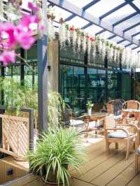 ‘dee café & bistro‘ คาเฟ่สไตล์ประยุกต์