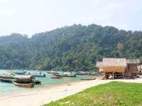 หมู่บ้านมอแกน สัมผัสวิถีชีวิตชาวเล ⛱🏝