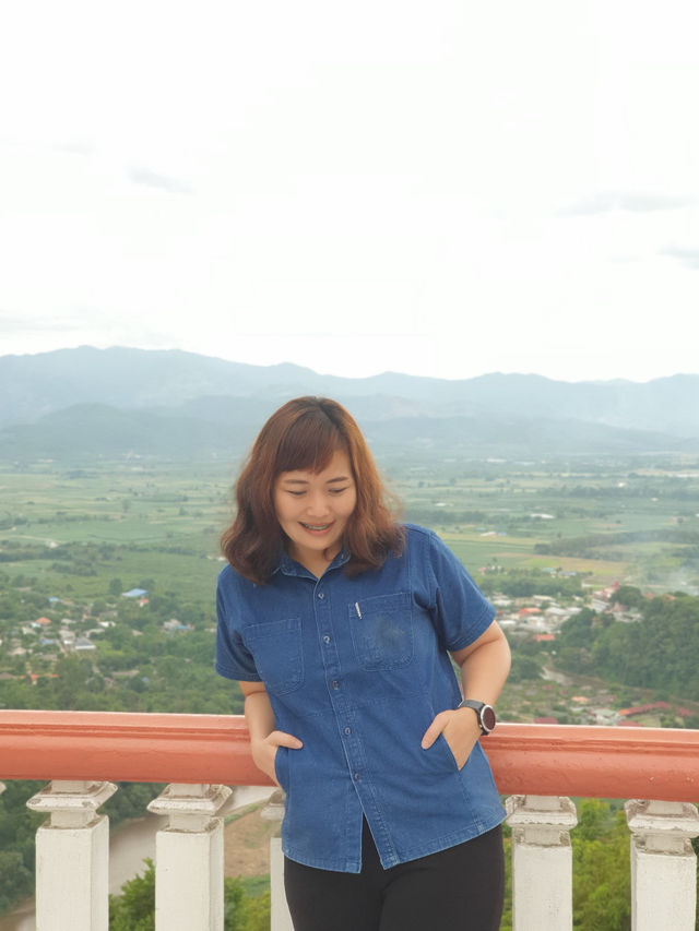วัดท่าตอน เจดีย์แก้วสีม่วง