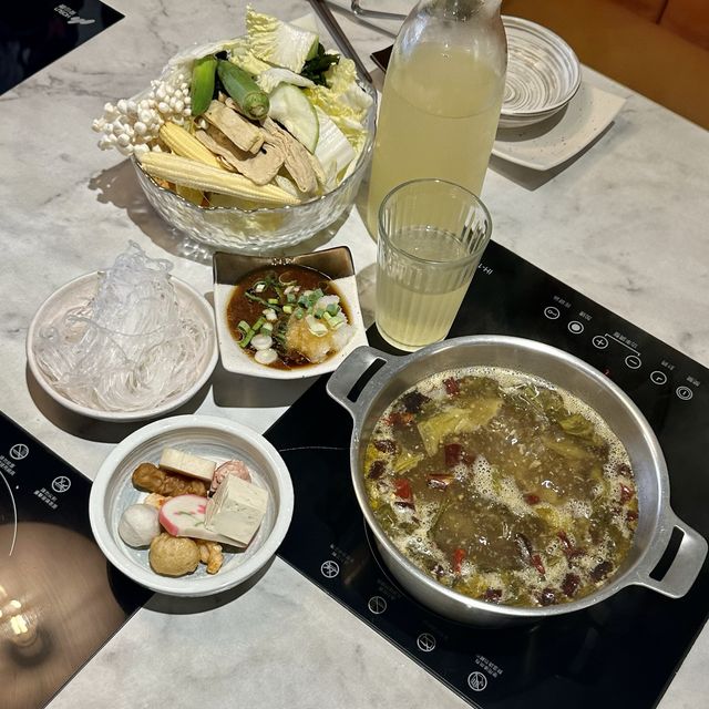 三重市仁愛街（哈帕時尚火鍋）酸菜魚.非吃不可