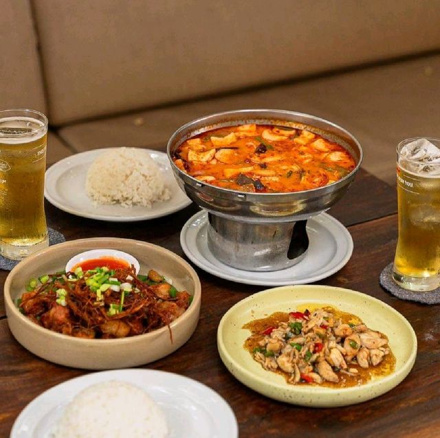 คาเฟ่☕ ร้านอาหาร 🍤ครบจบในทีเดียว