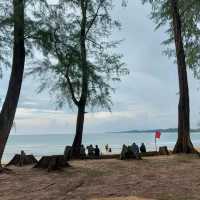 เดินเล่นริมหาด ที่อุทยานแห่งชาติสิรินาถ
