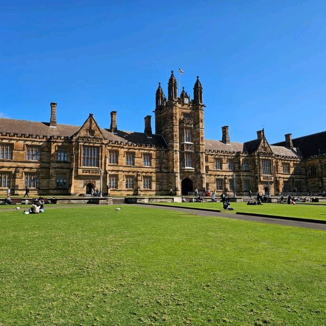 參觀澳洲歷史最悠久的大學🏫