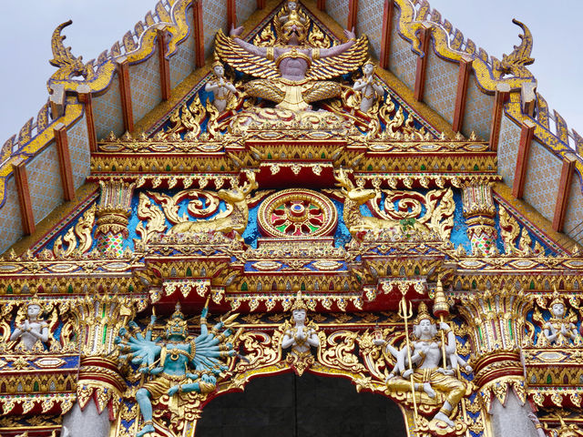 【タイ・バンコク】桃色に包まれた珠玉の寺院🍑