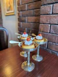 【福岡カフェ】煉瓦とステンドグラスに囲まれたレトロ喫茶☕