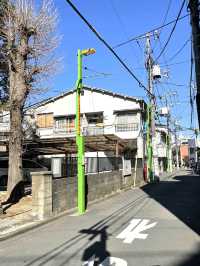 【田中稲荷神社/東京都】尻尾の太く可愛いらしい狐像がお出迎え