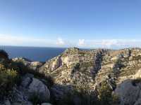 Calanques Majesty: Nature's Coastal Splendor