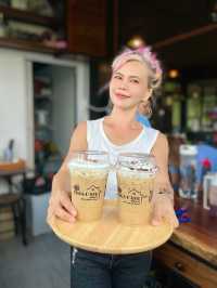 คาเฟ่ที่มีแต่ความสุข Fika Cafe @ Baan Ta