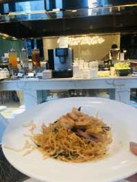 觀塘巧明街Holiday inn酒店2樓Cafe半自助餐，人均價格$130