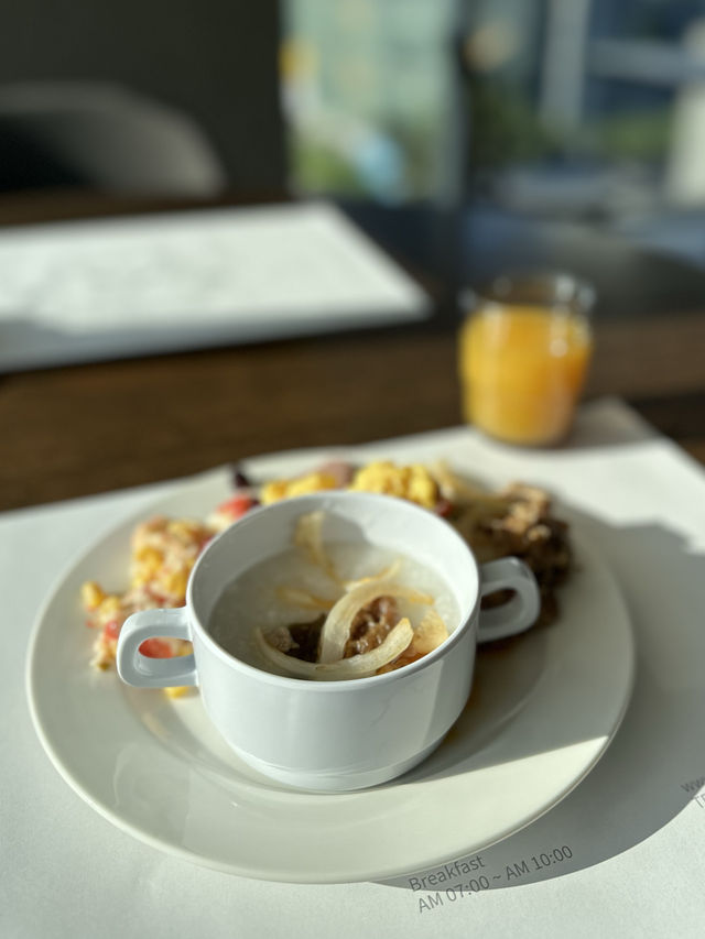 아름다운 햇살 풍경과 🍳 든든한 아침식사를 즐길 수 있는 인사동 조식맛집