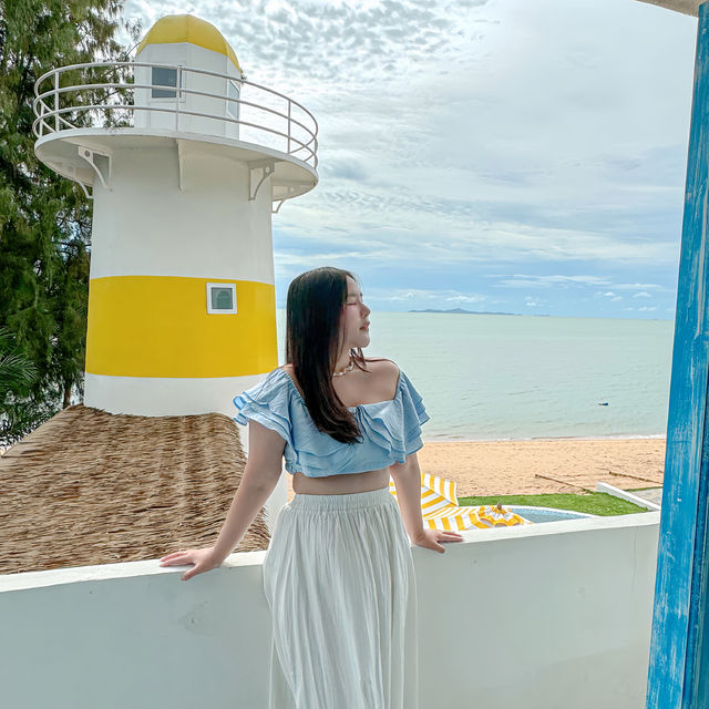 ที่พัก&คาเฟ่ ริมทะเล ฟีลต่างประเทศ พัทยา-บางเสร่