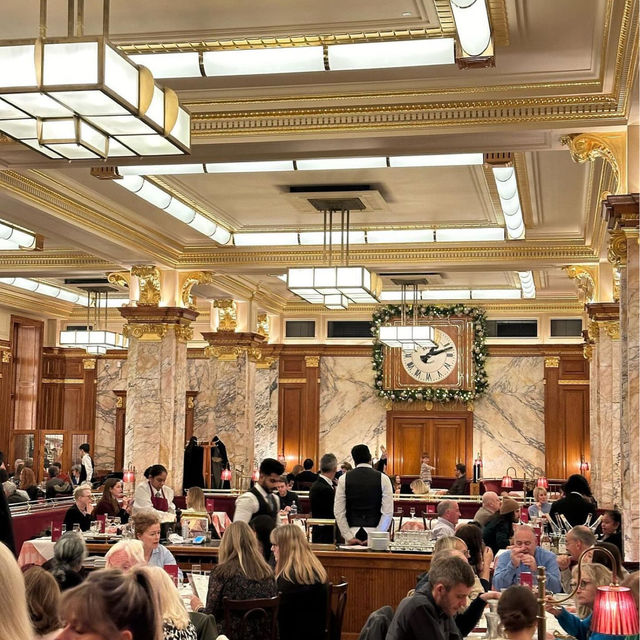 รีวิวโรงแรมหรูในยุโรป: The Savoy, London 🏨🇬🇧