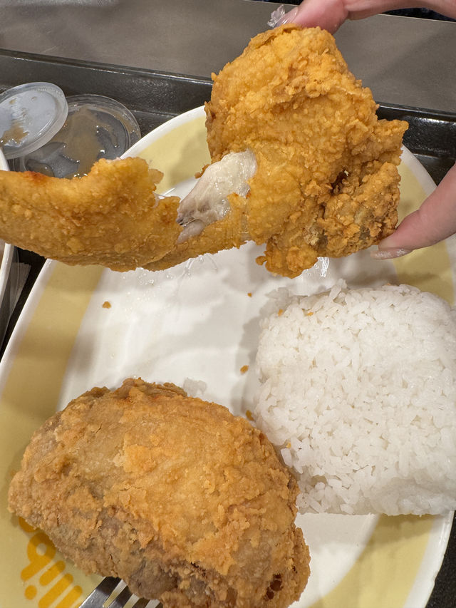 🇵🇭國民炸雞快餐「Jollibee」快樂蜂🐝