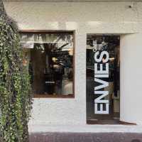 曼谷Envies Cafe：藝術美食打卡勝地！