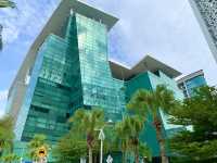 マレーシア　プトラジャヤ観光　荘厳な造りのFederal Court of Malaysia (裁判所)が凄いぞ！