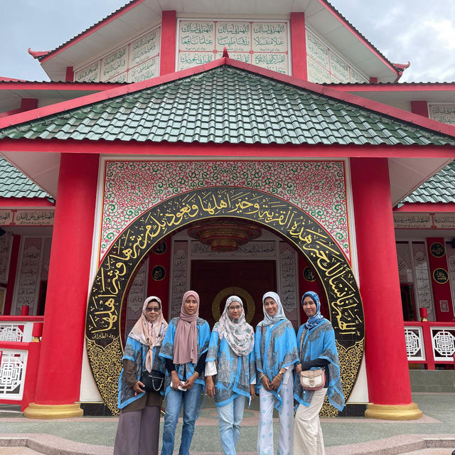 beautiful chinese architectural mosque