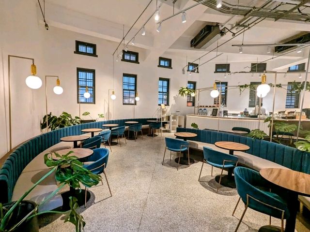 台南-警察局拘留所改建的咖啡館：南美館溫故知新