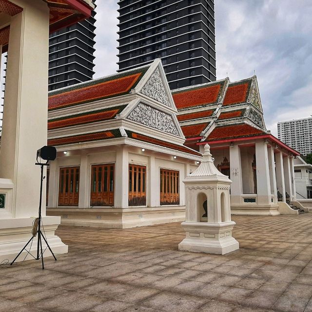 พระพุทธสำคัญ 4 องค์ ที่วัดเศวตฉัตรวรวิหาร
