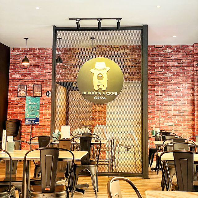 🇲🇾 Beruang Café: Where Cozy Meets Cool – Your Perfect Coffee Retreat!