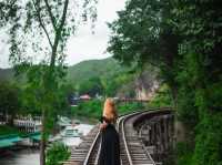 นั่งรถไฟเที่ยวกาญจนบุรี