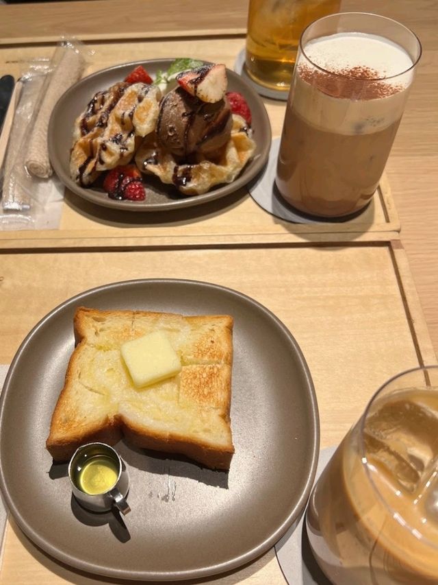 Aesthetic Cafe