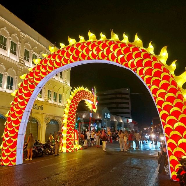 ชมเทศกาลโคมไฟที่ถนนคนเดิน ภูเก็ต 