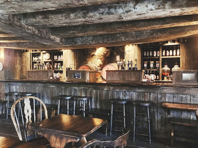 Three Broomsticks ร้านอาหารโซนแฮร์รี่ พอตเตอร์ 