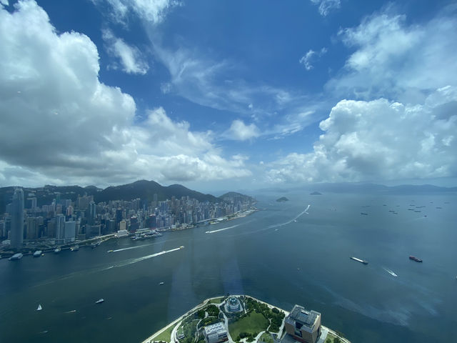 🌇✨ 香港sky100，360度全景欣賞到維多利亞港的美景！ ✨🌇