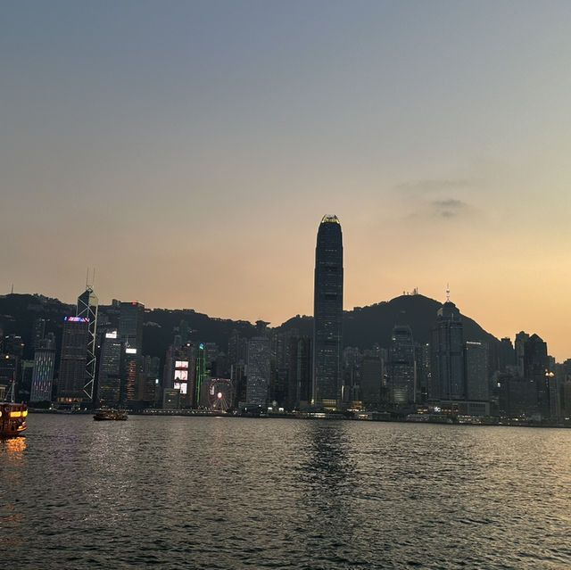開吾開心試咗先知嘅開心果蜜糖窩夫