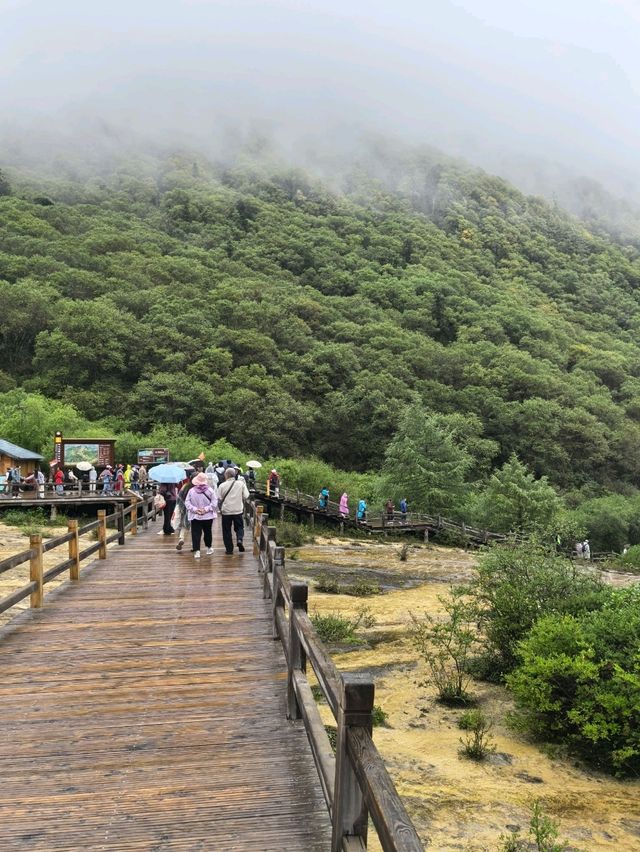 Beautiful Hiking Trail in Huanglong Valley