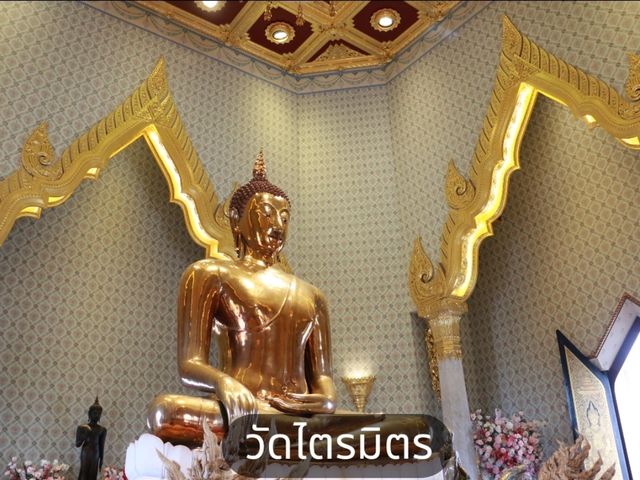 เที่ยววัดไตรมิตร