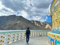 Shanti Stupa โบสถ์ใกล้เลห์ที่คนนิยมมาดูวิวเมืองเลห์