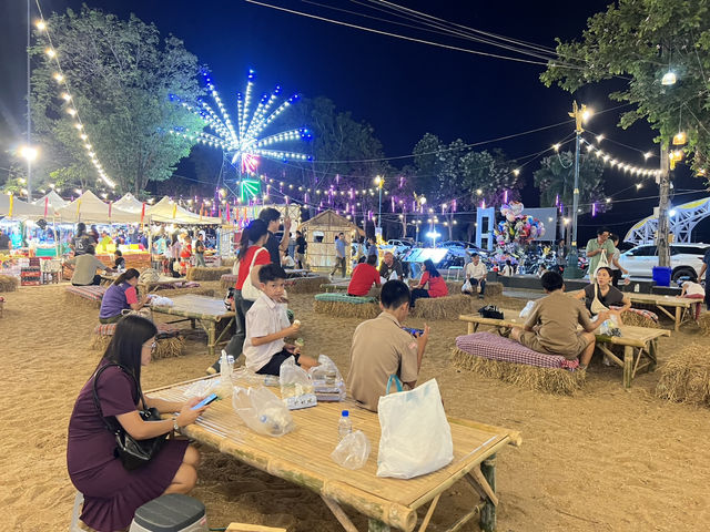 ประเพณีลอยกระทงสายไหลประทีป 1000 ดวง จังหวัดตาก 