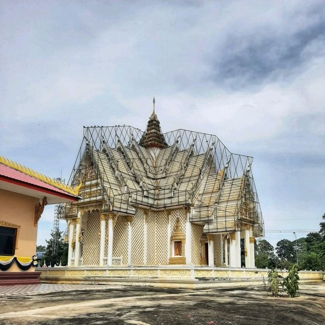 กราบขอพรสมเด็จพระพุทธเจ้าจอมจักรพรรดิ