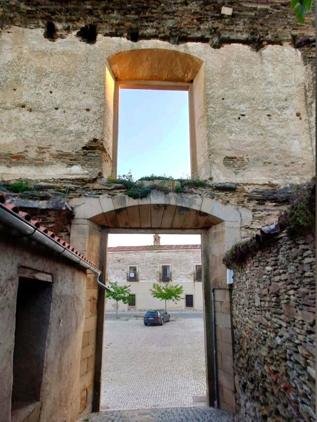 等待活化再利用的百年建築