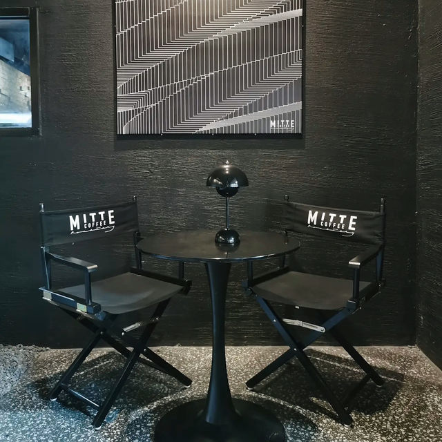 Mitte Coffee Roastery Soi Chaeng Watthana