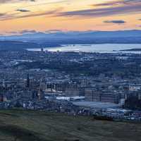 Chasing the Sunset: My Enchanting Hike to Arthur’s Seat in Edinburgh