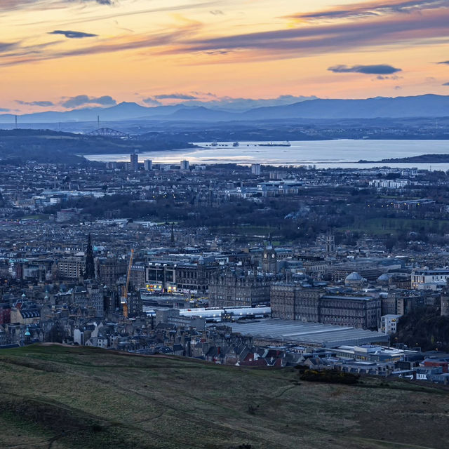 Chasing the Sunset: My Enchanting Hike to Arthur’s Seat in Edinburgh
