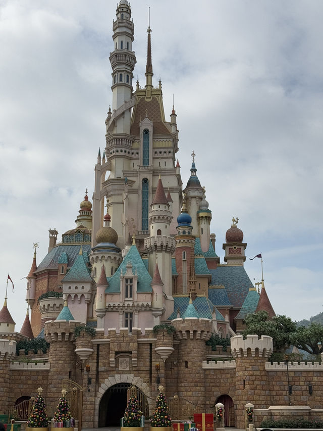 The Most Magical Christmas Day At Hong Kong Disney 🎄🎅🏰